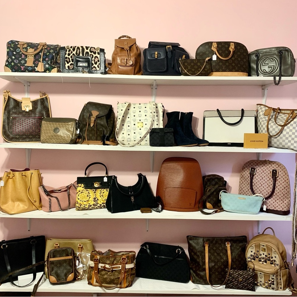 UNLISTED LUXURY ITEM (all flaws shown live and all sales are final)